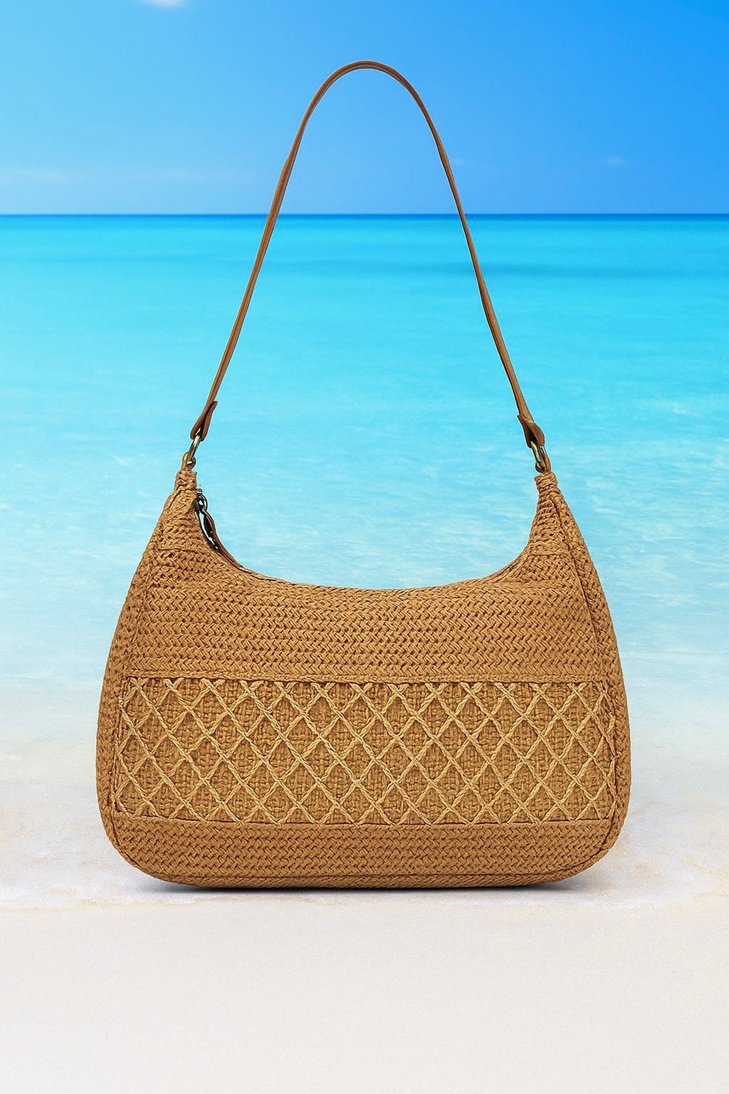 Bolsa de Ombro em Palha Média com Detalhe Vazado