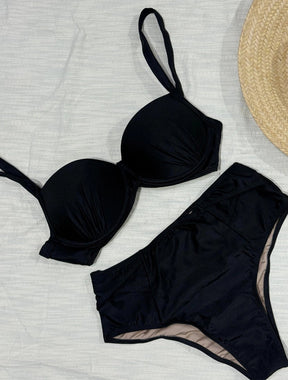 Biquíni Plus Size Alta Sustentação Top Com Bojo e Calcinha Hot Pant Angelica | Preto