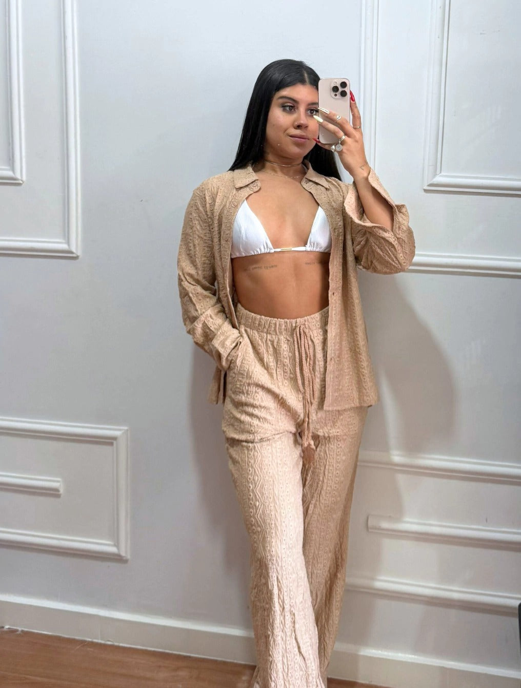 Conjunto Camisa Manga Longa e Calça Pantalona Tecido Lese Mavie | Nude